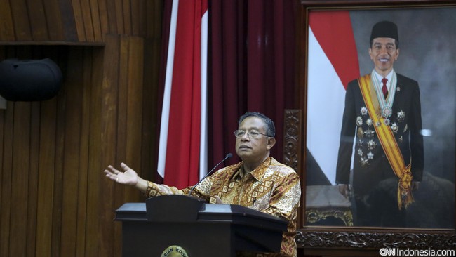 Darmin Nasution mendesak Direktorat Jenderal Pajak (DJP) segera membenahi sistem administrasi pajak sebelum kebijakan tax amnesty diterapkan tahun depan.