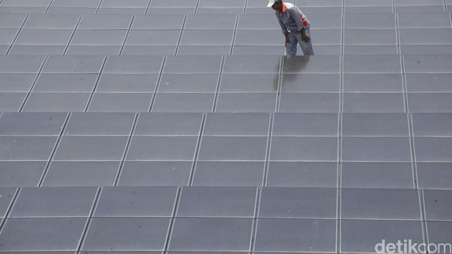Untuk merealisasikan program energi bersih pemerintah berkomitmen akan mendorong Bali untuk berfokus pada pengembangan energi baru dan terbarukan (EBT).