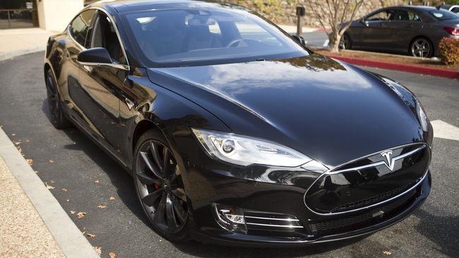 Baterai Model S Terbakar, Tesla Digugat Konsumen