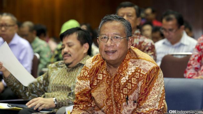 Menko Darmin: Seleksi Industri Prioritas Rampung Tahun Depan Menteri Koordinator Bidang Perekonomian Darmin Nasution menargetkan proses penyeleksian sektor industri prioritas rampung pada awal 2018.