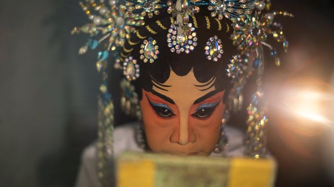 Pada festival Teskan Gin Jay di Thailand, mereka yang memantang daging dan seks diyakini akan pergi menuju surga.