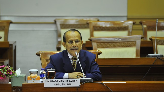 Ketua KY menilai pihaknya tidak pernah dikriminalisasi, melainkan dua komisioner ini yang terkait dengan kasus hukum dan harus menghadapi prosesnya.