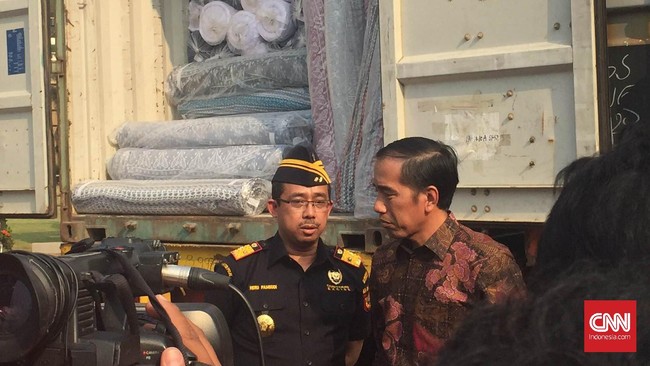 Dirjen Bea dan Cukai Heru Pambudi menyatakan instansinya telah menyelesaikan RPP Pusat Logistik Berikat dan tinggal menunggu tandatangan Presiden Jokowi.