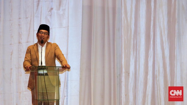 Kang Emil mengaku masih harus mendengar aspirasi dari semua pihak, terutama dari warga Bandung yang tidak menghendaki dirinya melepas jabatan wali kota Bandung.