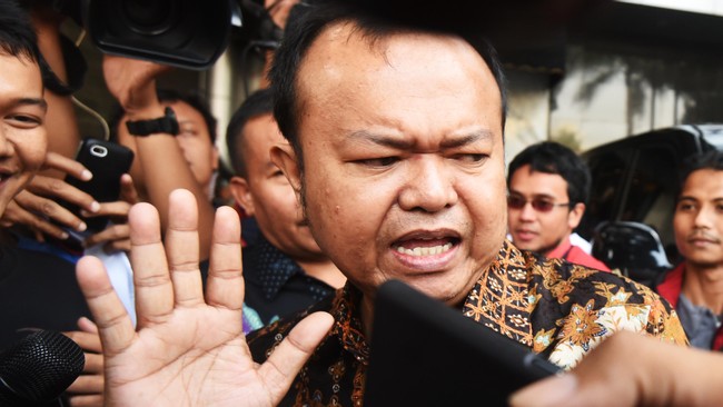 Pimpinan DPR diharapkan bisa segera menindaklanjuti surat pengunduran Rio agar tidak mengganggu internal Partai NasDem.