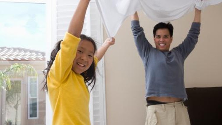 Khususnya buat anak perempuan, peran ayah nggak sekadar sebagai kepala keluarga aja....