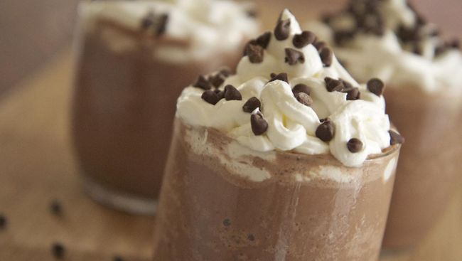 Akhir pekan bisa dinikmati dengan lebih manis dengan menyajikan minuman ringan dan segar berbahan coklat.