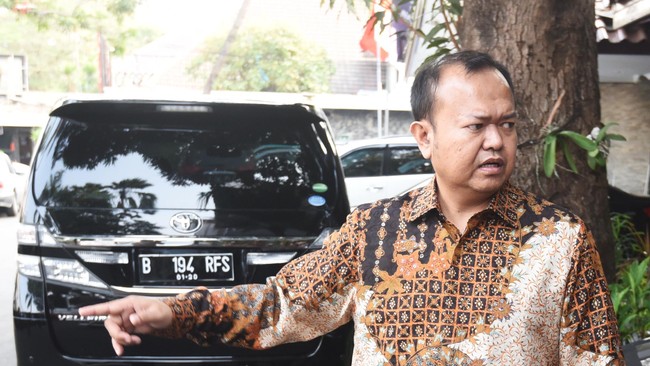 Direktur Penyidikan Jampidsus Kejaksaan Agung menegaskan bahwa tidak ada hubungan antara Jaksa Agung M Prasetyo dengan Rio Capella ataupun Gatot Pujo Nugroho.