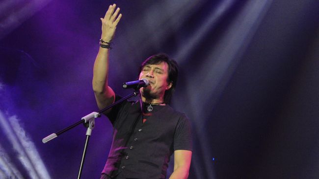 Masa indah yang pernah dirasakan para penikmat musik era '90-an kembali terulang di konser KLa Project di Kota Kembang, tadi malam (17/10).