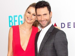 Adam Levine Bakal Ditonjok Istri Kalau Minta Tambah Anak Lagi