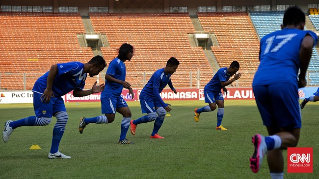 Pertandingan uji coba antara Persib melawan PBR di Stadion Wibawa Mukti, Kabupaten Bekasi, Sabtu (16/1), dibatalkan pasca-aksi teror di Jakarta.