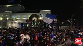 Bobotoh Bandung Sambut Kemenangan Persib di SUGBK