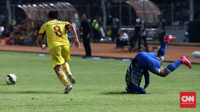 Gelandang Korea Selatan Yu Hyun Koo dipastikan hengkang dari Sriwijaya FC setelah proses naturalisasinya menjadi warga negara Indonesia mentok.