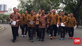 Jokowi Sorot Pelatih Persib Djanur di Istana