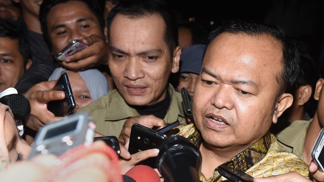 Penyidik akan mendalami peran eks Sekjen NasDem itu dalam penerimaan suap dari Gubernur nonaktif Sumut Gatot Pujo Nugroho dan istrinya, Evy Susanti.