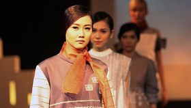 LSPR Unjuk Gigi Lewat Lomba Busana