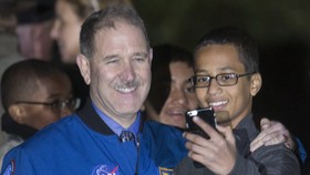 Remaja Muslim yang Dikira Merakit Bom Bertemu Obama