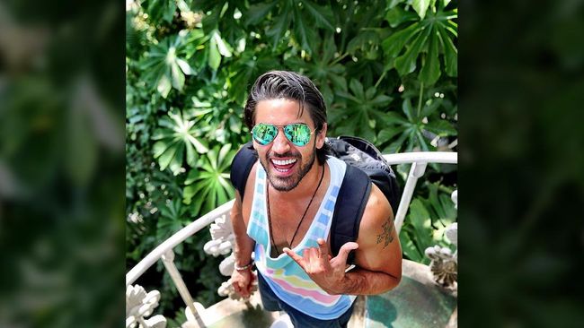 Jeremy Jauncey tak hanya memiliki karier dari hobi bepergiannya, dia juga menginspirasi jutaan orang untuk bepergian lewat foto-foto di akun Instagramnya.
