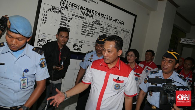 Kepala BNN Komjen Budi Waseso mengatakan bukan hanya di lingkungan lembaga negara, bahkan sekolah dan pesantren juga telah disusupi peredaran narkoba.