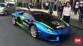 Layanan Sewa Lamborghini Gratis GrabCar Ditentang Dishub
