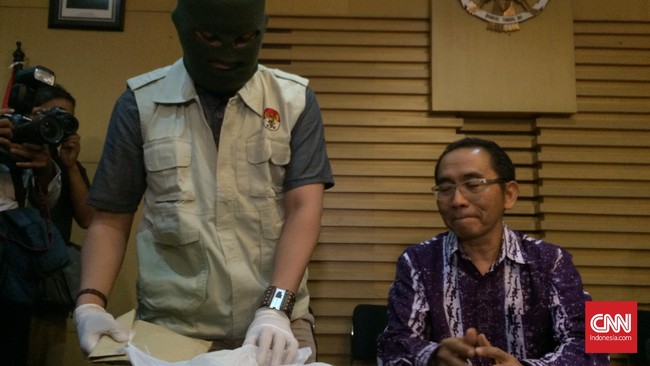KPK temukan narkotika di tas milik Hari, seorang pengusaha yang tertangkap dalam operasi tangkap tangan bersama tersangka Dewie Yasin Limpo