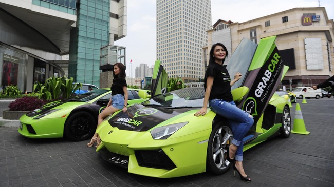 Pengelola layanan taksi Grabcar mengatakan Dinas Perhubungan DKI Jakarta keberatan terhadap kampanye layanan menggunakan mobil mewah Lamborghini.