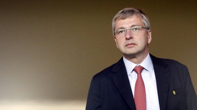 Miliuner asal Rusia, Dmitry Rybolovlev, bersama mantan istrinya Elena sepakat berpisah dalam perceraian termahal di dunia.