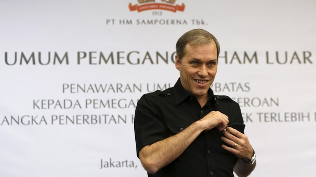 Pada tahun lalu, volume penjualan rokok Sampoerna tercatat mencapai 109,7 miliar batang, turun 1,5 persen dari tahun sebelumnya.