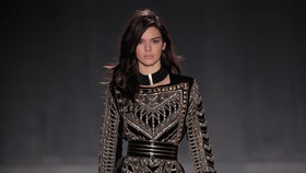 Orientasi Seksual Kendall Jenner Dipertanyakan