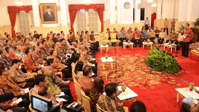 Pengamat menilai isu mengenai dominasi BUMN di dalam persaingan usaha dianggap sebagai bukti kebijakan ekonomi Jokowi tidak condong ke arah neoliberalisme.
