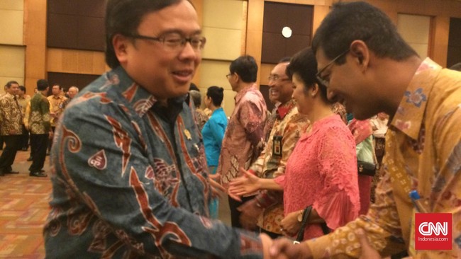 Menkeu Bambang P.S. Brodjonegoro melantik 21 pejabat eselon II Ditjen Pajak dan berharap mereka bisa langsung tancap gas memangkas defisit APBNP 2015.
