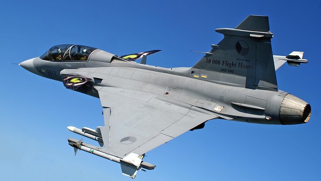 Perusahaan Saab, didukung pemerintah Swedia, menawarkan jet tempur JAS 39 Gripen kepada RI, siap bersaing dengan Sukhoi Rusia & Lockheed Martin AS.