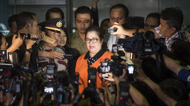 Anggota Komisi Energi DPR Dewie Yasin Limpo dan asistennya, Rinelda Bandaso, bakal diseret ke pengadilan atas suap pengamanan proyek listrik Kementerian ESDM.