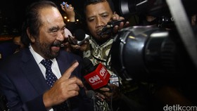Surya Paloh Diperiksa KPK untuk Gatot-Evy dan Rio Capella
