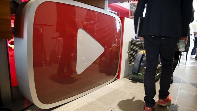 Dalam cuitannya di Twitter yang kini telah dihapus, Prince mengaku kecewa dengan aturan bisnis situs yang dimiliki oleh Google itu.