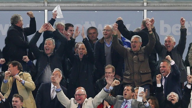 Jose Mourinho memang 'The Special One'. Untuk sebulan terakhir, Mourinho spesial dalam hal protes terhadap wasit.