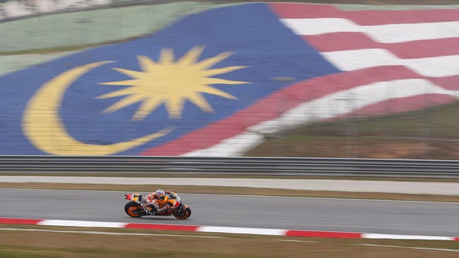 Seri ke-17 MotoGP 2015 telah berlangsung di sirkuit Sepang, Malaysia, hari ini. Dani Pedrosa keluar sebagai pemenang, disusul Jorge Lorenzo, dan Marc Marquez.