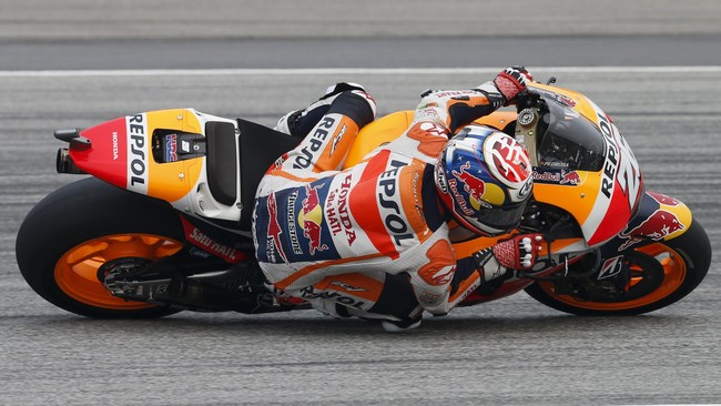 Bukan soal dominasi Dani Pedrosa. GP Sepang kali ini mencuri perhatian karena insiden antara Valentino Rossi dan Marc Marquez di putaran ketujuh.