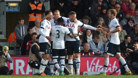 Kane Kunci Spurs Masuk Empat Besar