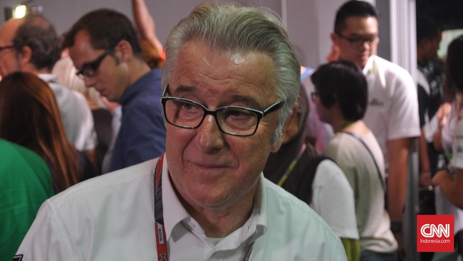 Para penggemar MotoGP pasti akrab dengan suara komentator dalam setiap ajang balap motor tersebut. Dia adalah Nick Harris, jurnalis senior asal Inggris.