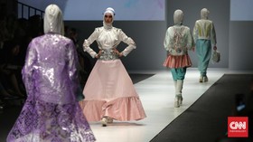 Busana Muslim Indonesia Unjuk Gigi di London Fashion Week