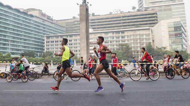 Jakarta Marathon 2016 akan menempuh jarak 42 kilo meter dan penutupan ruas jalan dan tol dalam kota akan dilakukan sejak pukul 04.30 WIB hingga 13.00 WIB.