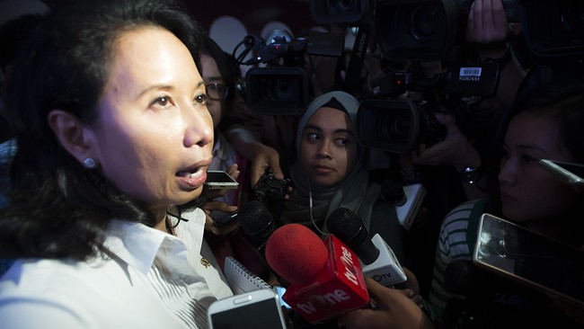 Sejumlah elit partai politik mendorong Menteri Badan Usaha Milik Negara Rini Soemarno dicopot. Tanpa pendukung partai, Rini dinilai dalam posisi lemah.