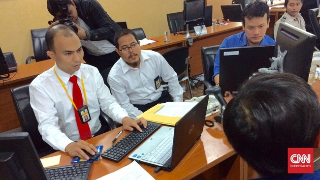 Investor saat ini bisa memperoleh izin prinsip usaha, izin mendirikan PT, membuat NPWP, serta melakukan pemesanan (booking) tanah hanya dalam waktu tiga jam.