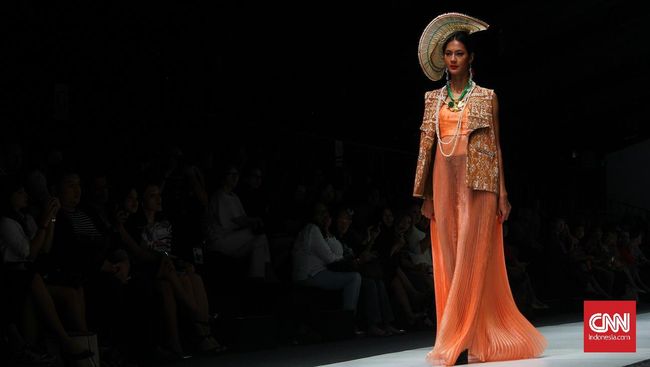 Baju yang Anda kenakan setiap hari merupakan satu dari miliaran baju di dunia yang mungkin ikut menyumbang pemanasan global dan perubahan iklim.