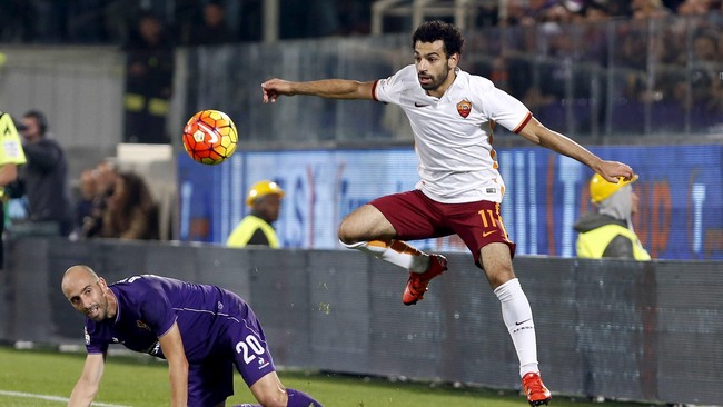 AS Roma berhasil mempermalukan Fiorentina di Artemio Franchi sekaligus merebut status sebagai pemuncak klasemen.