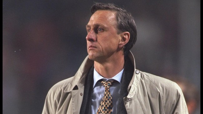 Johan Cruyff menyuntikkan sebuah filosofi bermain klub yang masih bertahan hingga saat ini bersama para juru taktik jebolan Barcelona.