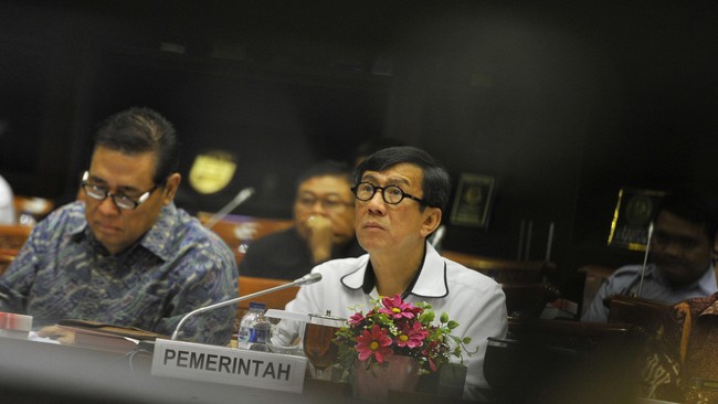 Yasonna Laoly mengimbau agar baik Golkar dan PPP untuk menyelesaikan masalah secara kekeluargaan.