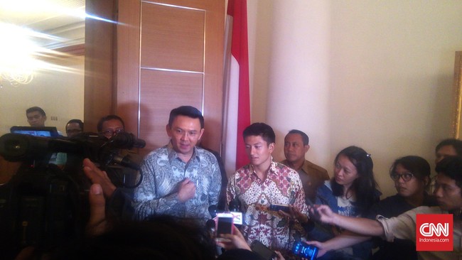 Dukungan untuk Gubernur nonaktif DKI Jakarta Basuki Tjahaja Purnama alias Ahok juga datang dari kalangan atlet Indonesia, salah satunya Rio Haryanto.