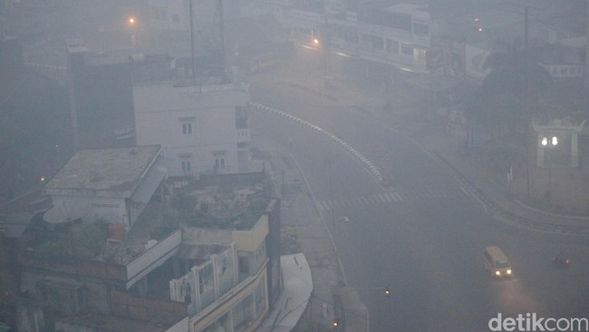 Berkas yang diterima Kejagung merupakan laporan penyidikan perkara kebakaran hutan di Sumatra Selatan, Jambi, Riau, Kalimantan Selatan, dan Kalimantan Barat.